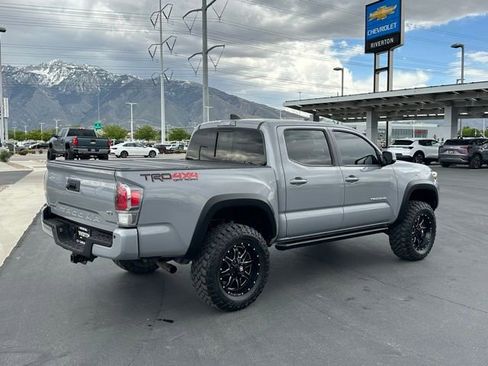 Used 2020 Toyota Tacoma TRD Off-Road w/ Technology Package AWD/4WD image 25