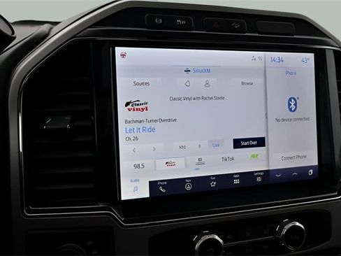 Used 2022 Ford F350 Lariat w/ Lariat Ultimate Package image 3