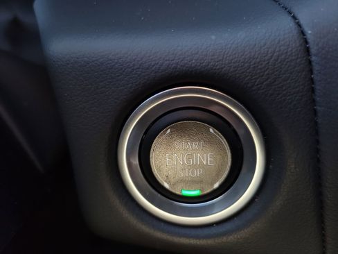 Used 2024 Chevrolet Suburban LT image 39