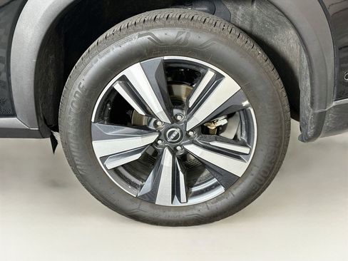 Used 2026 Nissan Rogue SL FWD image 11