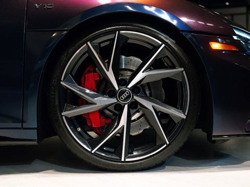 Used 2022 Audi R8 V10 w/ Carbon Exterior Package image 19