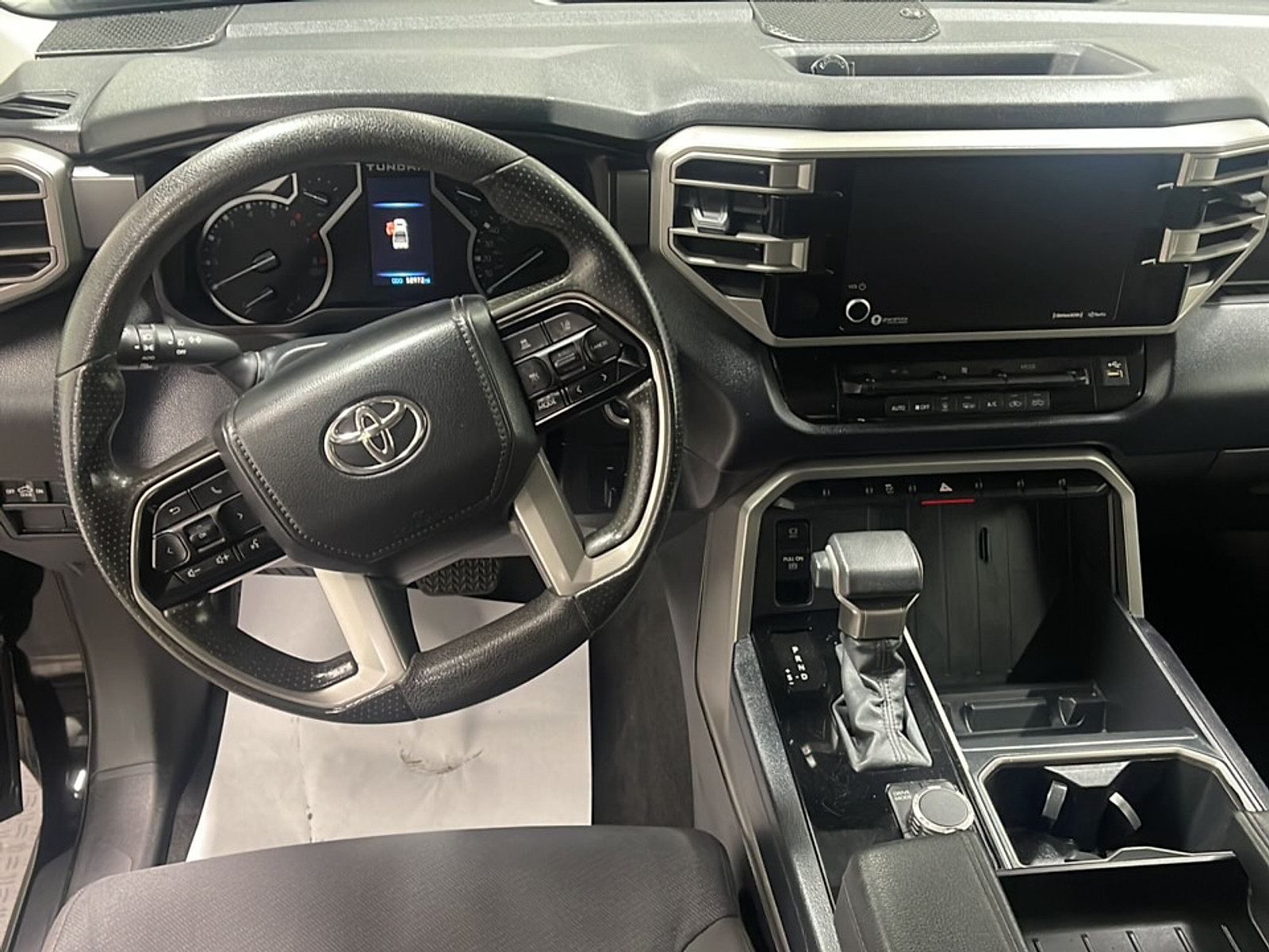 Used 2022 Toyota Tundra SR5 RWD image 3