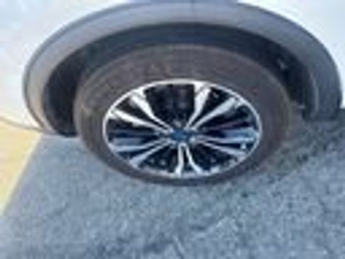Used 2022 Ford Escape SE w/ SE Sport Appearance Package FWD image 20