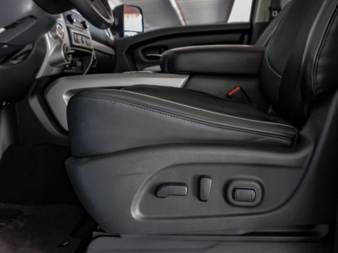 Used 2019 Nissan Titan PRO-4X image 28