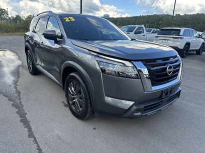 Used 2023 Nissan Pathfinder SV