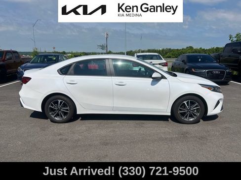 Certified 2024 Kia Forte LXS FWD image 4