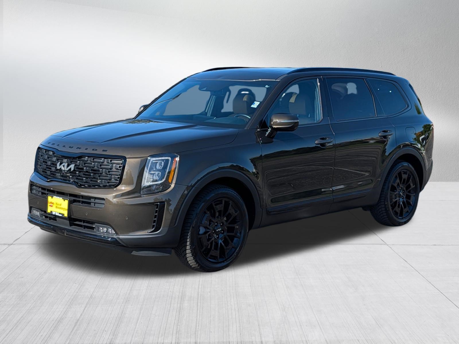 Certified 2022 Kia Telluride SX w/ Nightfall Edition Package AWD/4WD image 3