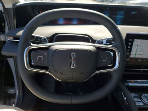 New 2026 Lincoln Nautilus Premier image 23