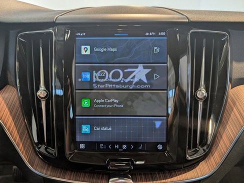 Used 2023 Volvo XC60 B5 Plus image 19