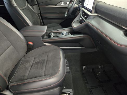 Certified 2025 Ford Explorer ST AWD/4WD image 14