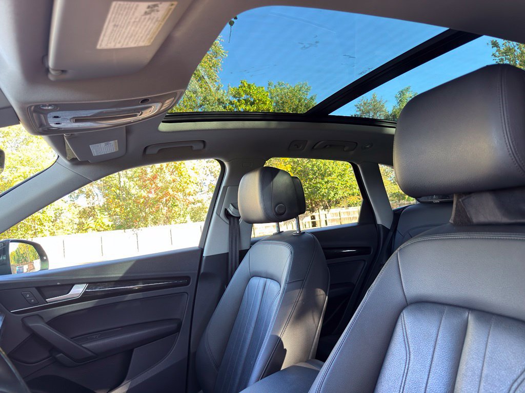 Used 2018 Audi Q5 2.0T Premium Plus w/ Premium Plus Package AWD/4WD image 3