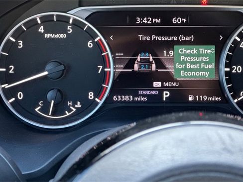 Used 2023 Nissan Rogue SV image 30