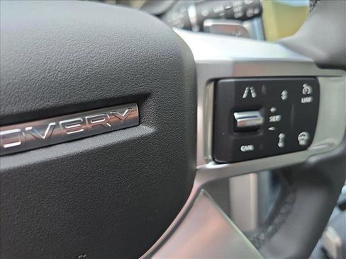 New 2025 Land Rover Discovery S image 22