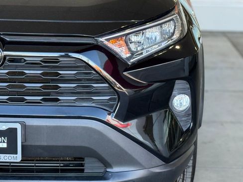 Used 2019 Toyota RAV4 XLE image 6