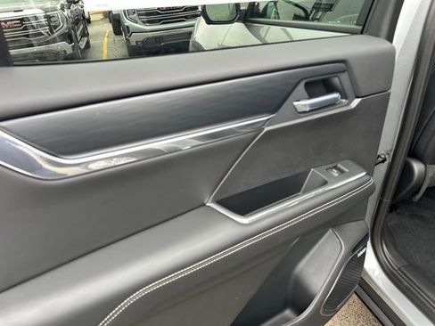 New 2026 GMC Acadia Elevation w/ Elevation Premium Package FWD image 21