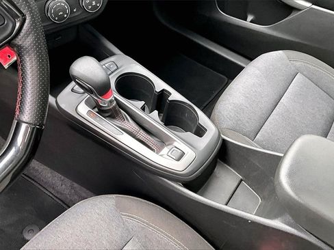 Used 2024 Chevrolet Trax RS w/ Sunroof Package image 10