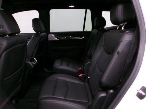 Used 2023 Cadillac XT6 Sport w/ LPO, ONYX Package image 11