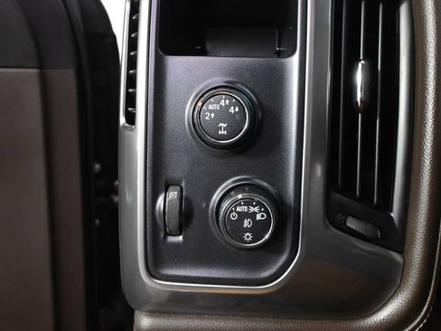 Used 2016 Chevrolet Silverado 1500 LTZ AWD/4WD image 24