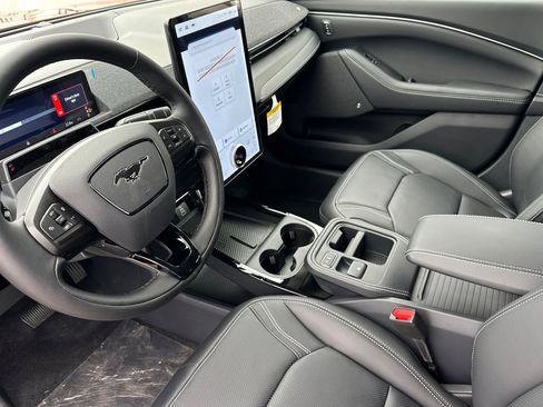 New 2025 Ford Mustang Mach-E Premium image 9