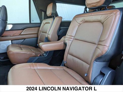 Used 2024 Lincoln Navigator L Reserve image 45
