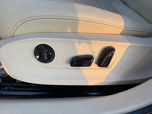 Used 2012 Volkswagen Passat TDI SE image 15