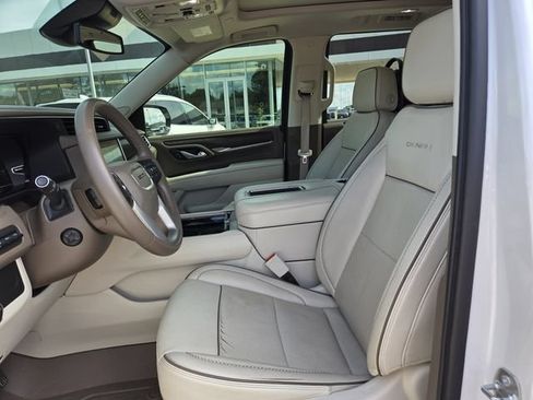 Used 2023 GMC Yukon Denali AWD/4WD image 15