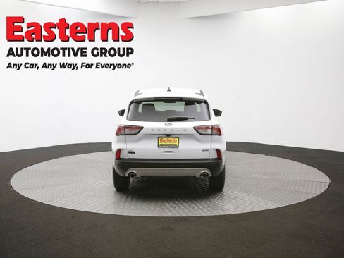 Used 2022 Ford Escape SE image 36