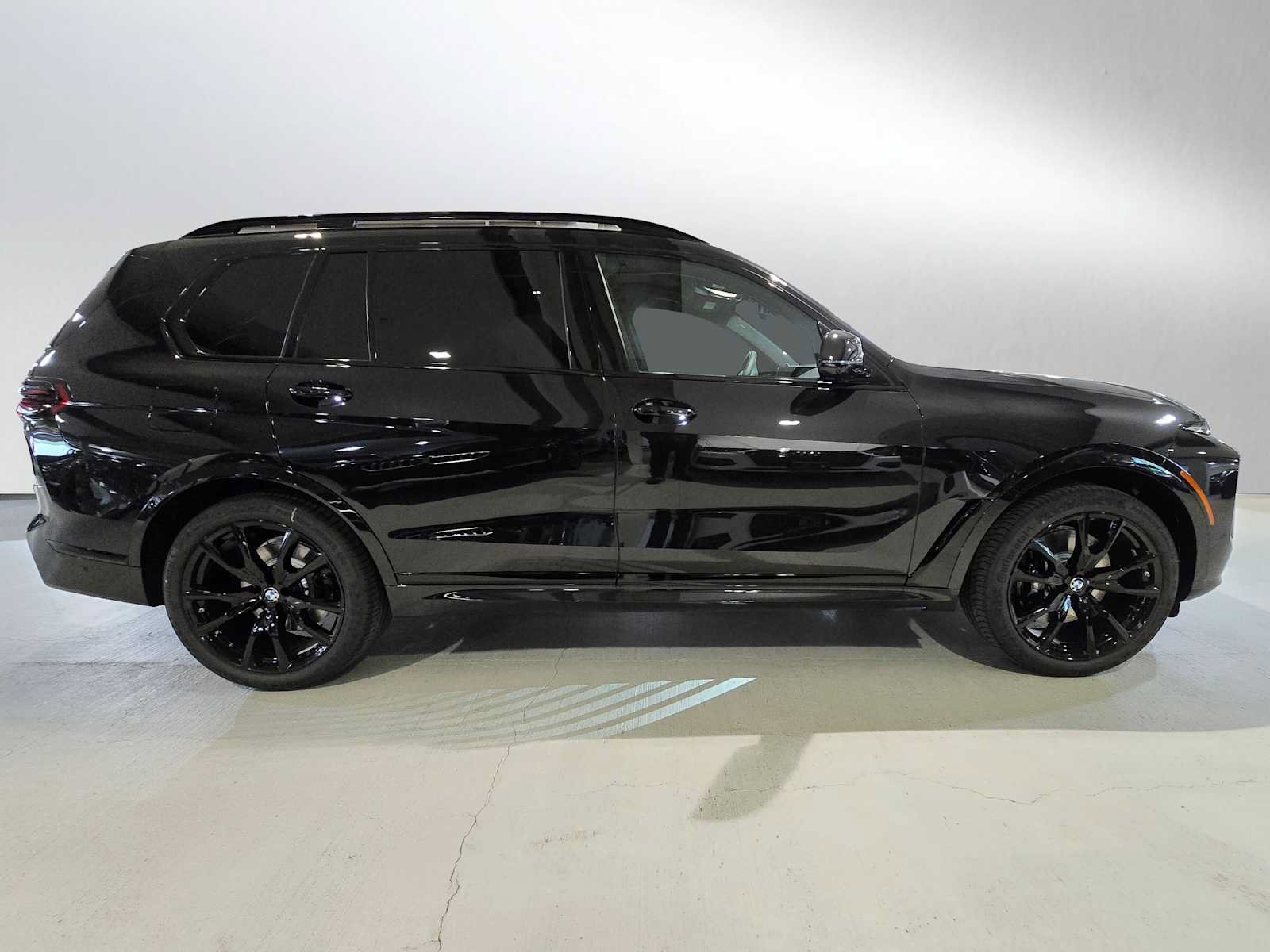 Used 2026 BMW X7 xDrive40i w/ Executive Package AWD/4WD image 36
