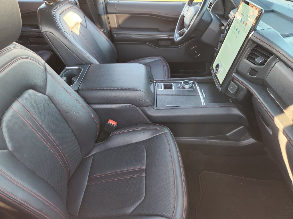 Used 2024 Ford Expedition Limited RWD image 14