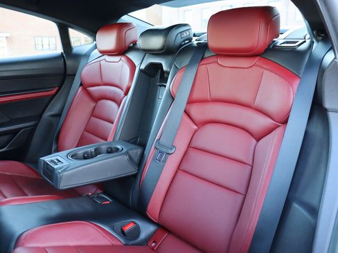 Used 2023 Porsche Taycan image 16