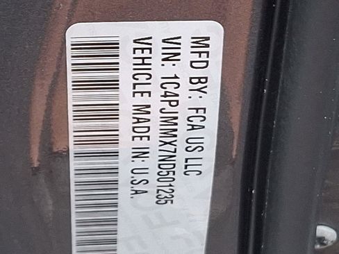 Certified 2022 Jeep Cherokee Latitude Lux image 26