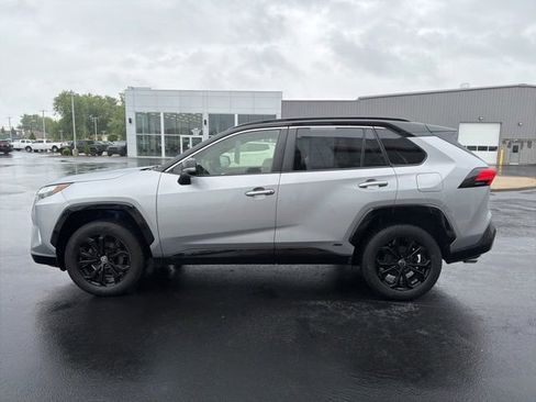 Used 2022 Toyota RAV4 XSE w/ XSE Grade Weather Package AWD/4WD image 4