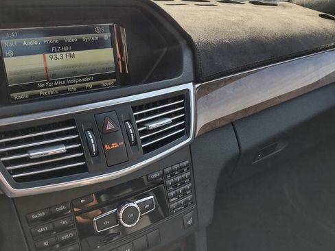 Used 2013 Mercedes-Benz E 350 4MATIC Sedan image 23