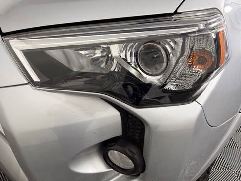 Used 2019 Toyota 4Runner TRD Off-Road Premium AWD/4WD image 9