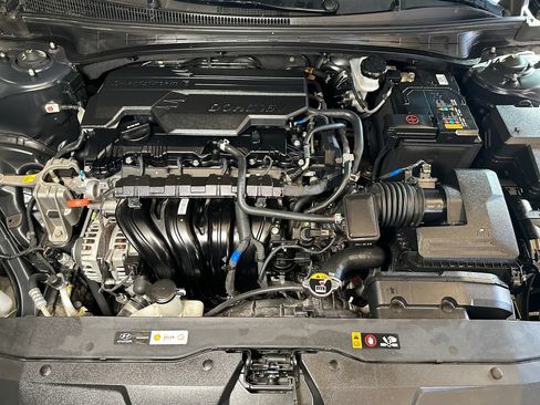 Used 2023 Hyundai Elantra SEL w/ Cargo Package FWD image 23