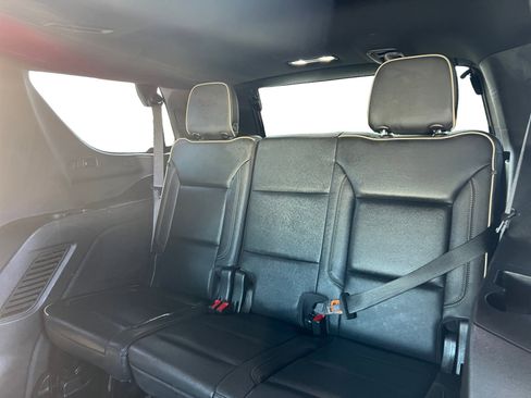 Used 2021 GMC Yukon SLT w/ SLT Premium Package image 12