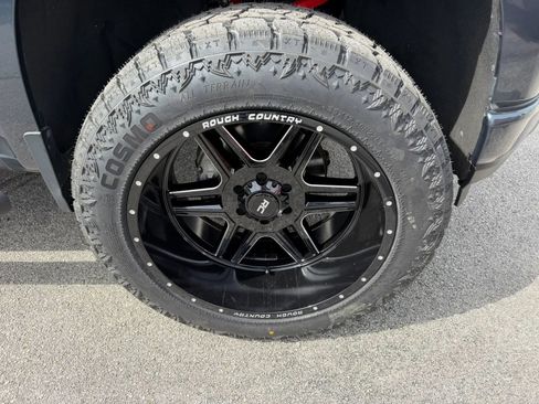 Used 2019 Chevrolet Silverado 1500 RST AWD/4WD image 25