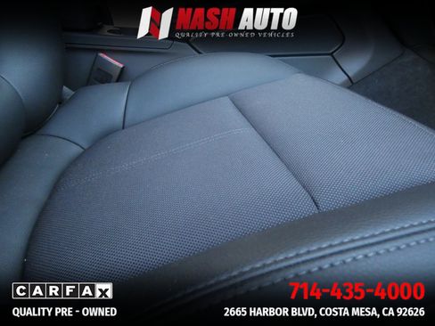 Used 2024 Porsche Macan AWD/4WD image 30