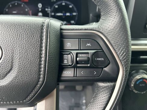 Used 2025 Toyota Tacoma TRD Off-Road AWD/4WD image 17