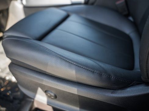 Certified 2023 Mercedes-Benz GLB 250 4MATIC image 35