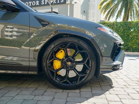 Used 2023 Lamborghini Urus Performante image 34