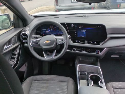 Used 2025 Chevrolet Equinox LT FWD image 7