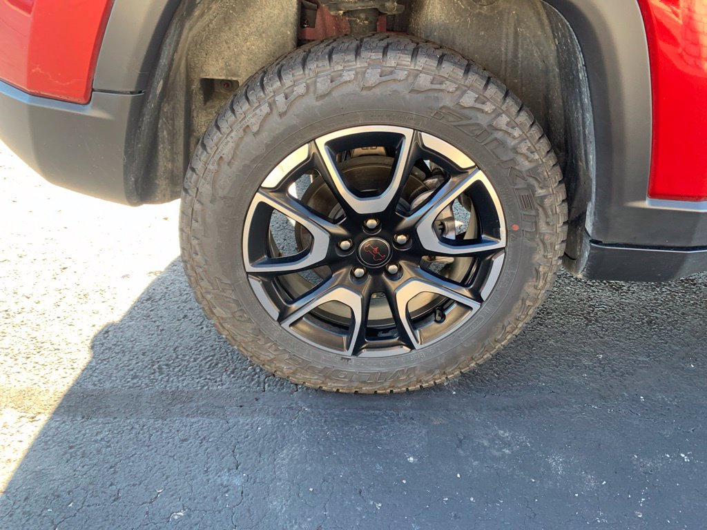 Used 2025 Jeep Compass Trailhawk AWD/4WD image 18