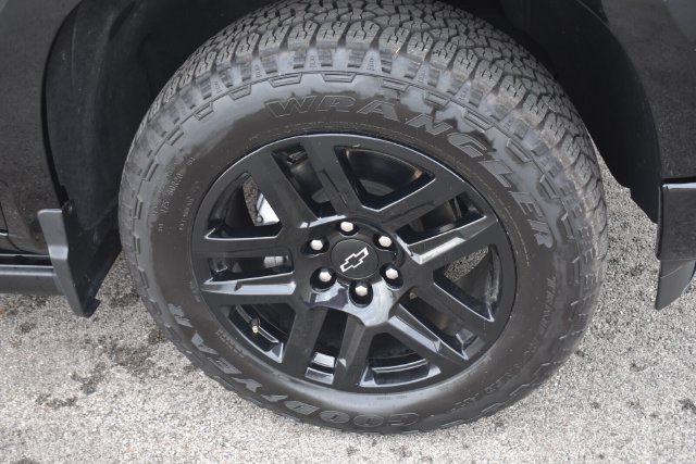 Used 2025 Chevrolet Silverado 1500 High Country w/ Midnight Edition AWD/4WD image 11