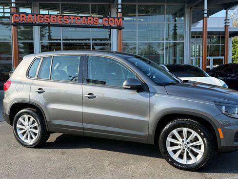 Used 2017 Volkswagen Tiguan Limited w/ Alloy Wheels Package AWD/4WD image 2