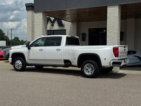 Used 2024 Chevrolet Silverado 3500 High Country w/ Technology Package AWD/4WD image 9