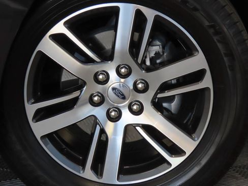 Used 2023 Ford Expedition XLT RWD image 7