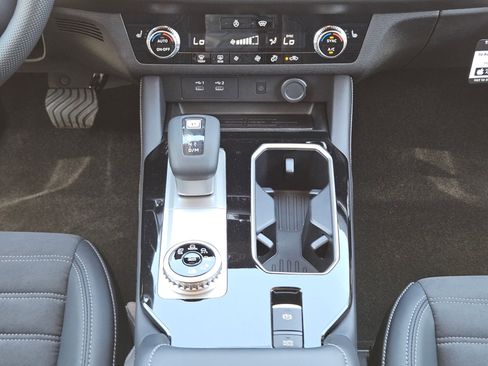 New 2026 Mitsubishi Outlander SE AWD/4WD image 17