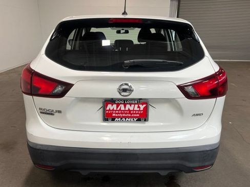 Used 2018 Nissan Rogue Sport S AWD/4WD image 4