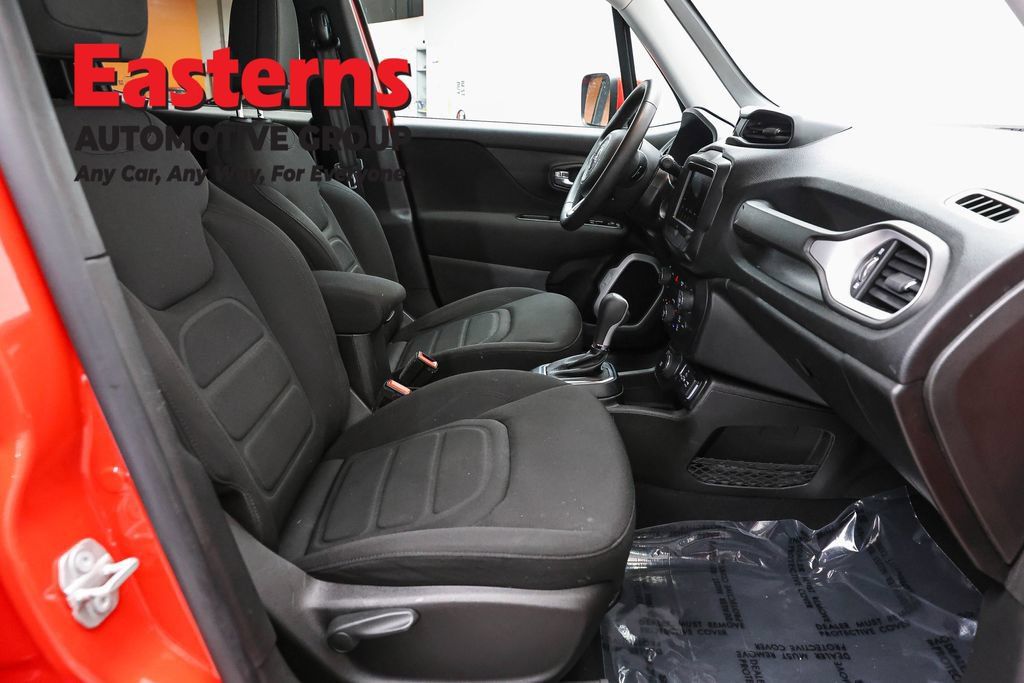 Used 2021 Jeep Renegade Latitude AWD/4WD image 26